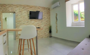 Buddha's Dream, main square, heated floors, lux & crisp